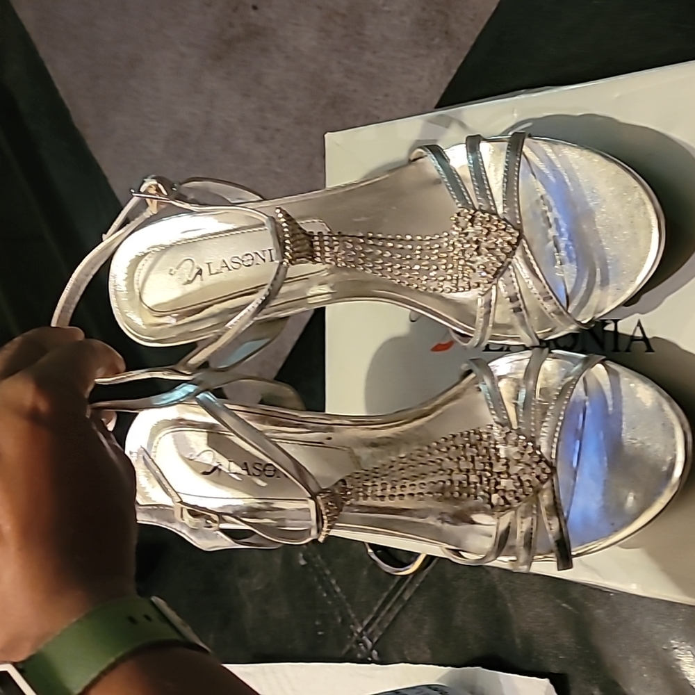 Laconia sandals